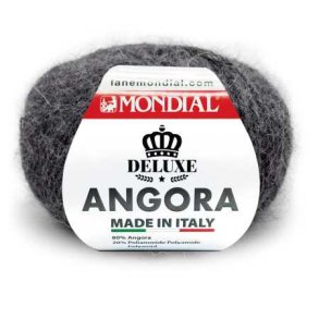 Angora garn fra Mondial.