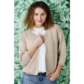 Trje med skr struktur.