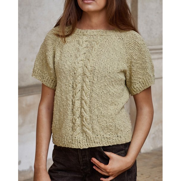Raglan T-shirt med snoninger.  Gratis med k�b af garn til opskriften.