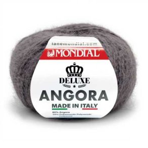 Angora garn fra Mondial.