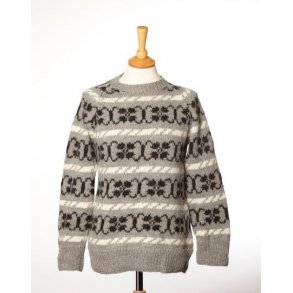 Damesweater med klematis.