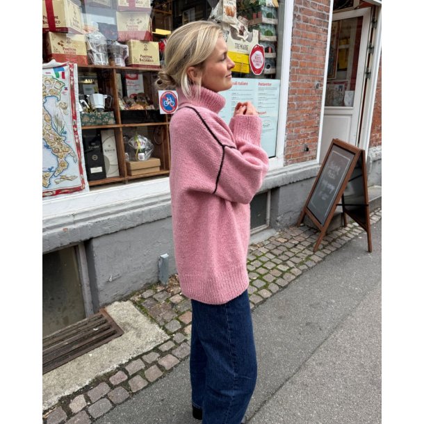 Linea Sweater af PetiteKnit