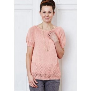 Top med blondekanter.